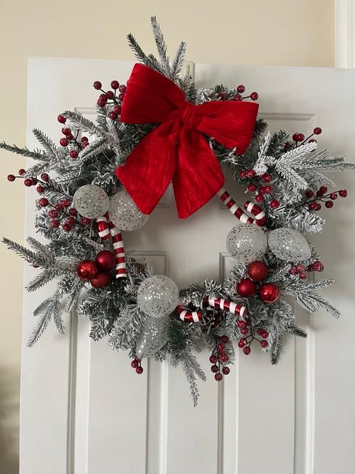  — Large Christmas wreath