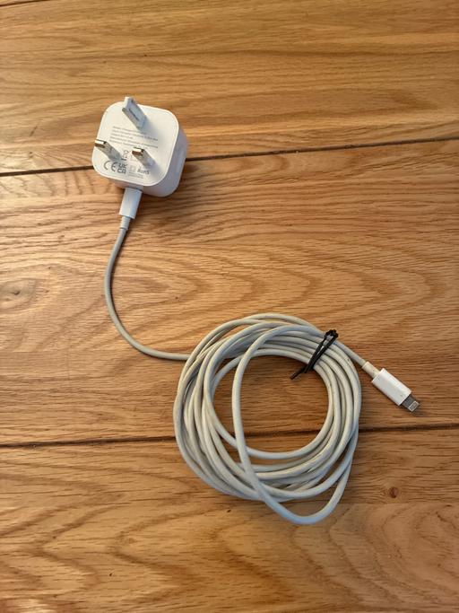  — Apple Phone Charger
