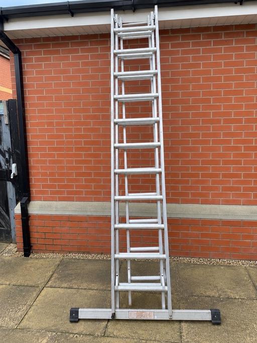  — Ultra long extension ladder