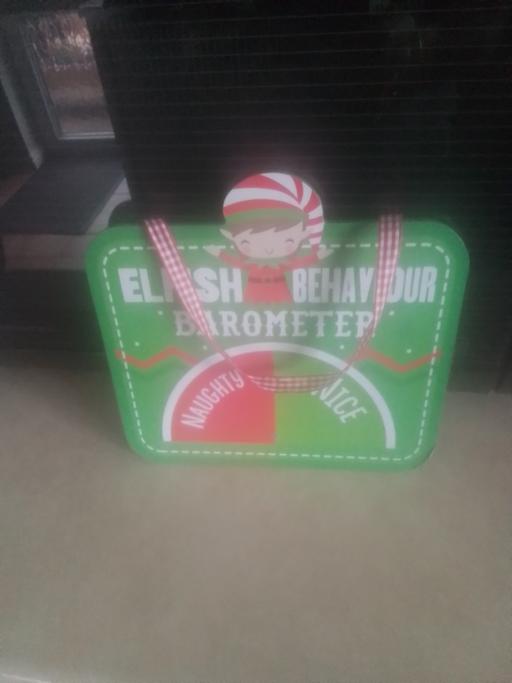  — NEW XMAS HANGER