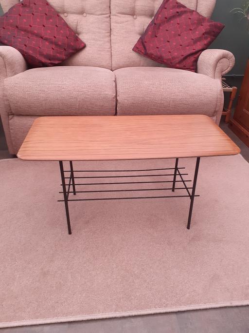  — Small Retro Coffee Table (LU33BY)