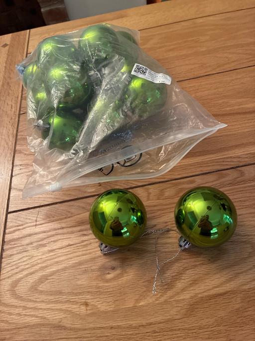  — Christmas Baubles