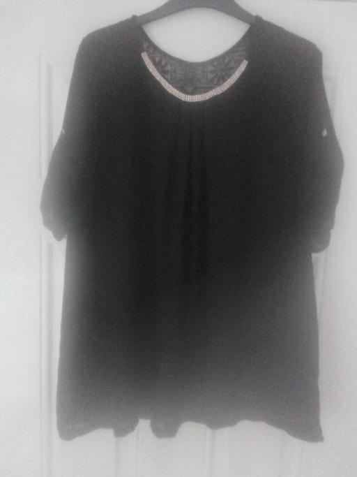  — LADIES ITALIAN BLACK LINED TOP