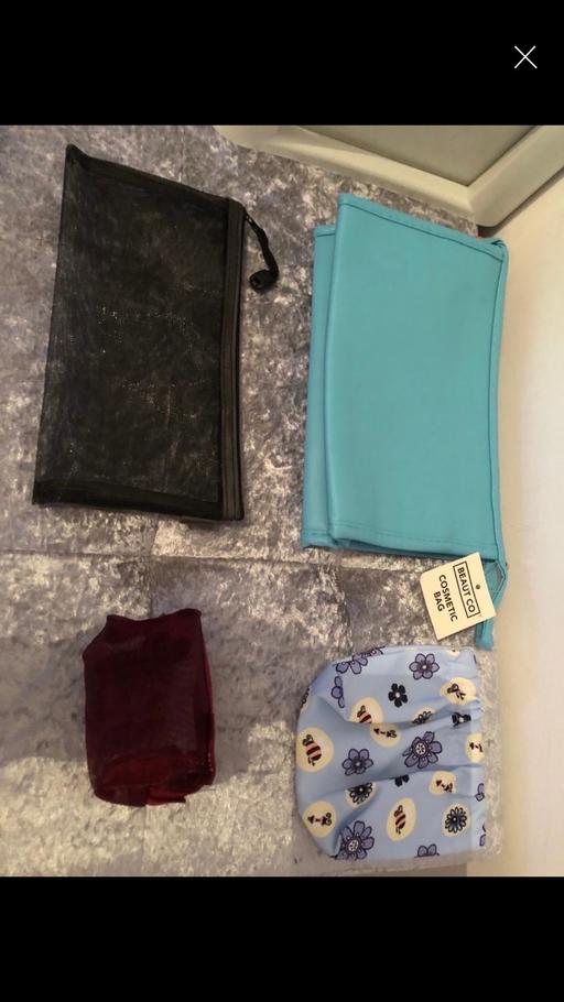 — Make up bags/pouches