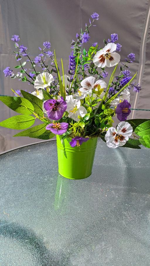  — artificial flower pot
