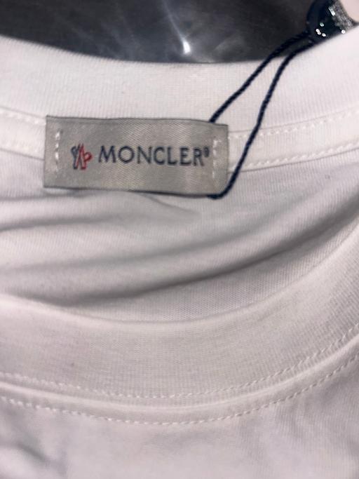  — White t shirt size small
