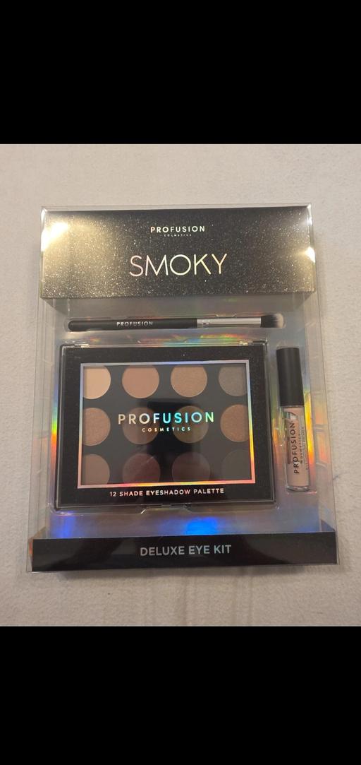  — Profusion Cosmetics Deluxe Eye Kit