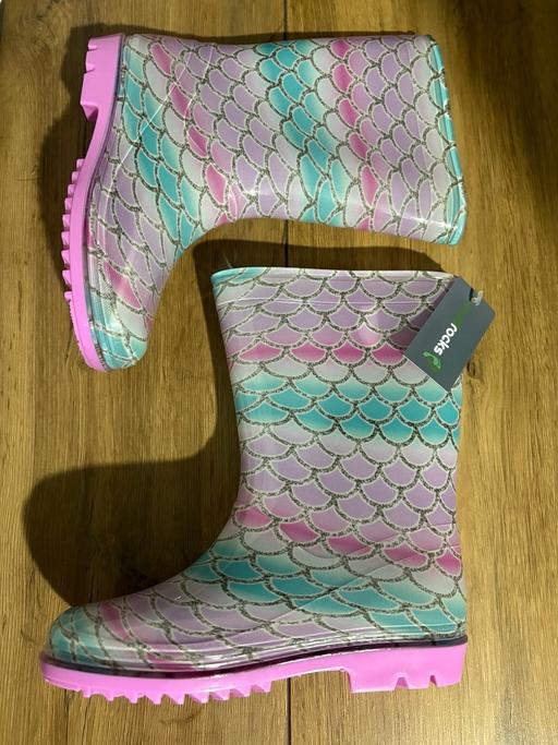  — Girls wellies (various sizes)