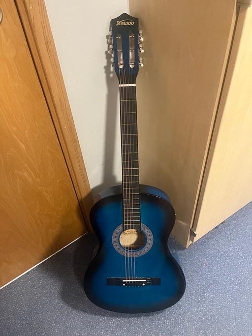  — Barely used guitar