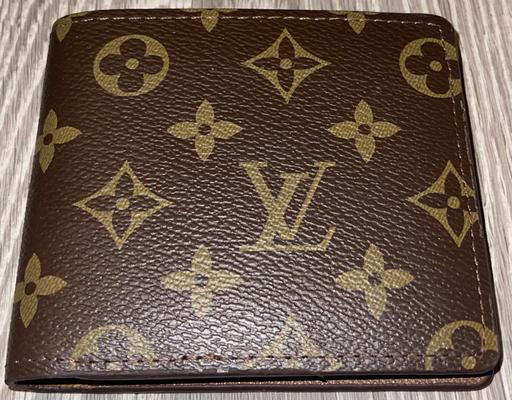  — Men’s Louis Vuitton Wallet