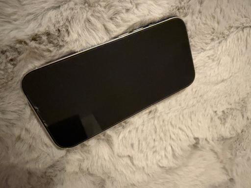  — iPhone 16 pro 256gb white mint condition £500