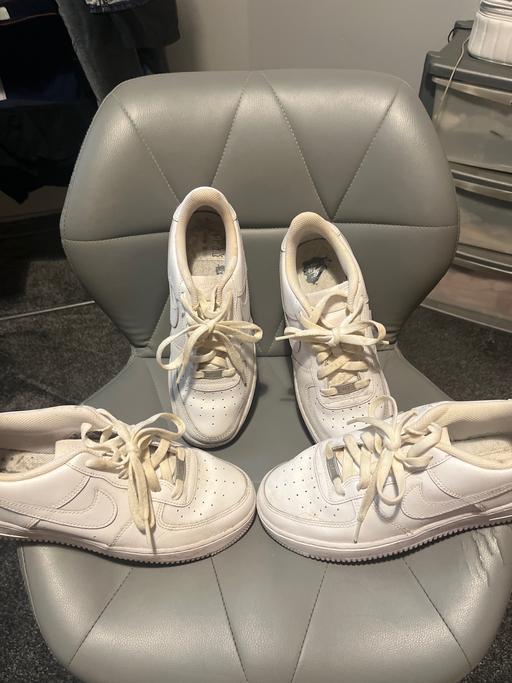  — Men’s Nike air force trainers