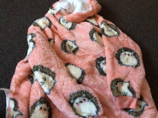  — Unworn fleece loungewear top