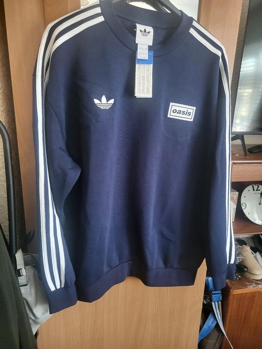  — adidas oasis sweatshirt size large