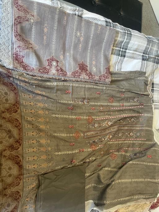  — Unstitched suit