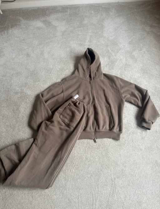  — Cernucci tracksuit