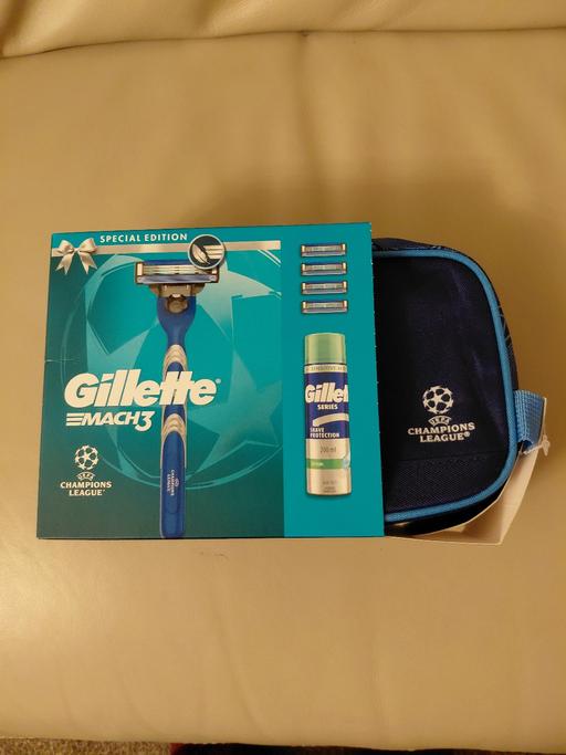  — Men's Gillette Gift Set