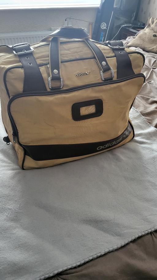  — vintage rare adidas bag