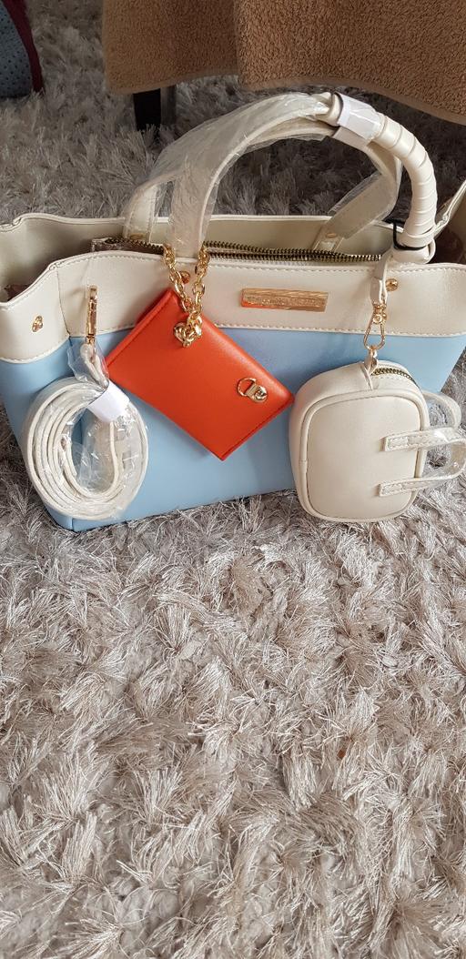  — women shoulder bag