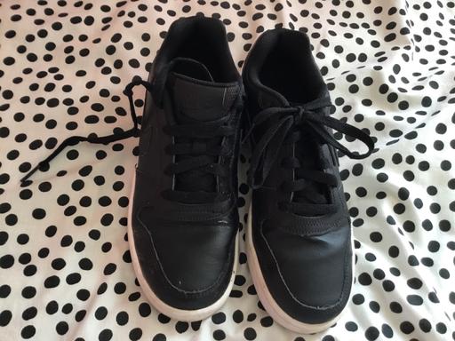  — Boys NIKE Trainers Size 4 and Half see Pics