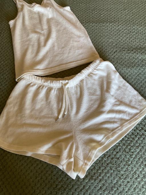  — bed shorts top