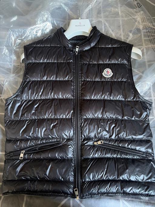  — MONCLER GILLET