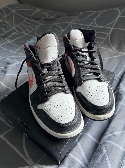  — NIKE JORDAN 1 HIGH
