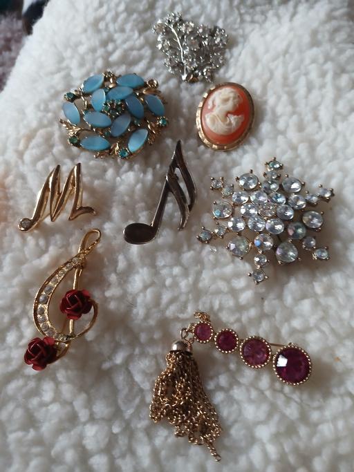  — 8 broaches retro