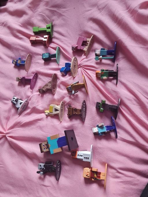  — Minecraft figures