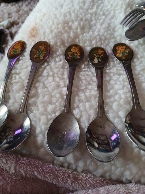  — 5 tettley tea spoons