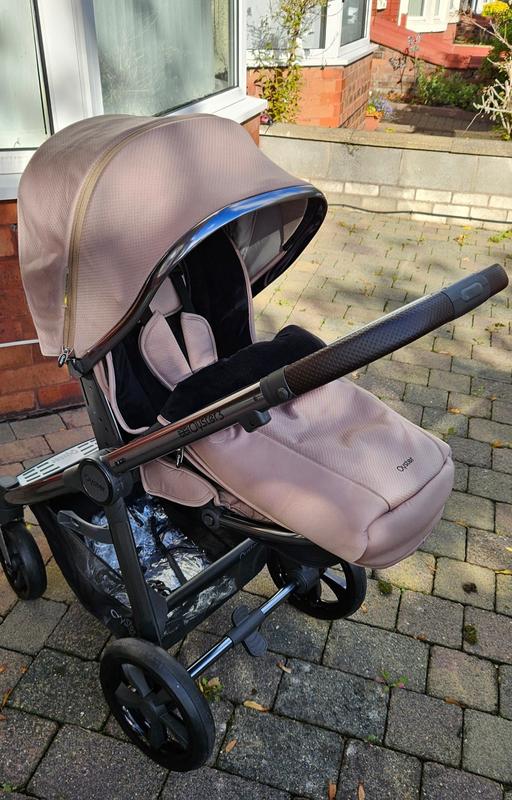  — Oyster 3 Pram/pushchair