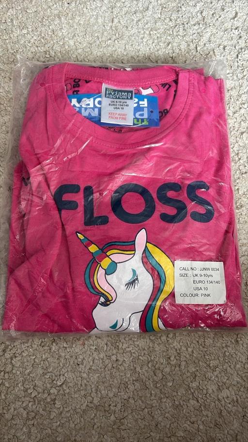  — Girls pj size 9-10 years