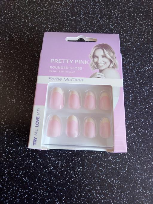  — Ferne McCann pretty pink nails