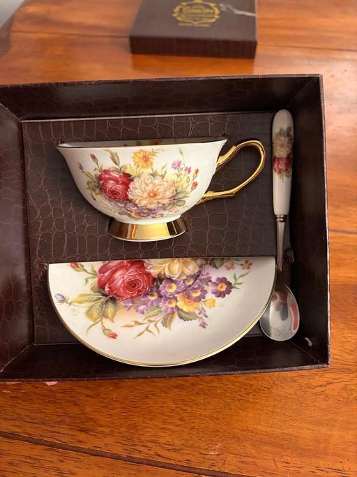  — Bone china tea set