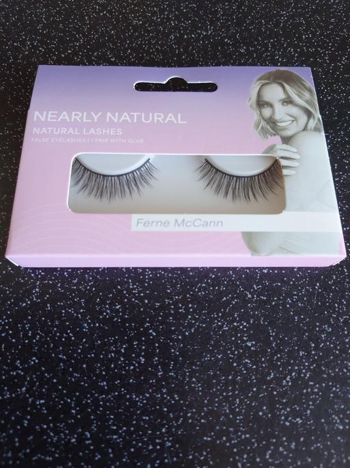  — Ferne McCann natural lashes