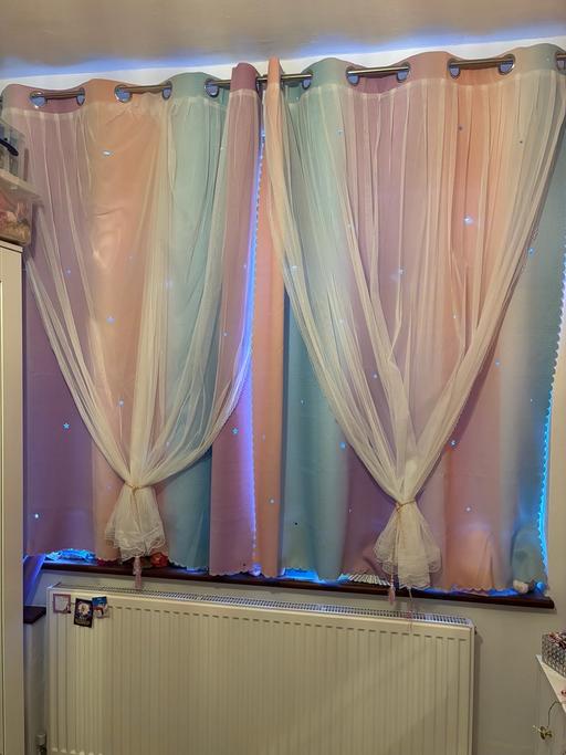 — Girls curtains