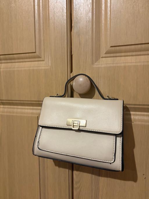  — bag with strap