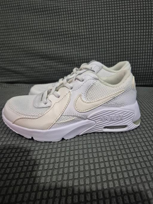  — Nike air max