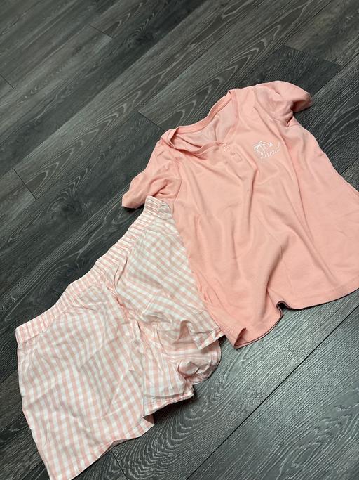 — Ladies pyjamas