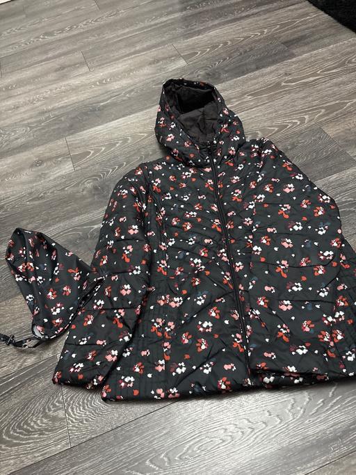  — Ladies coat