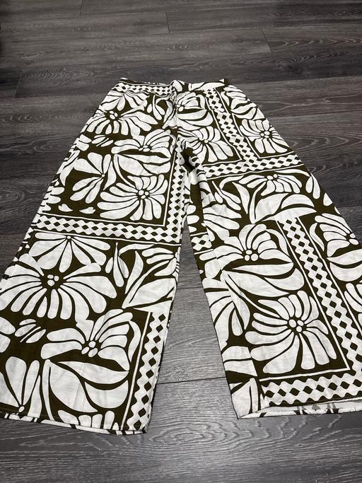  — Ladies trousers