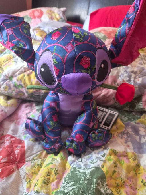  — stitch crashes disney month 1