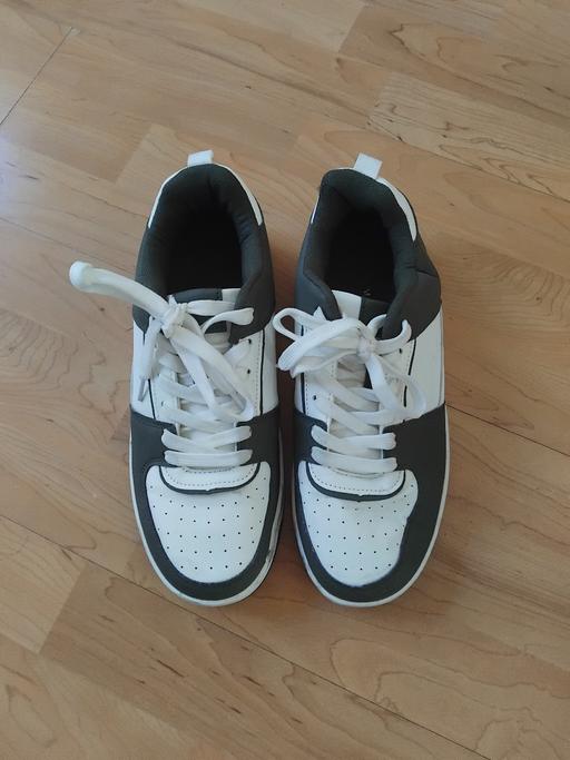  — Trainers 7.