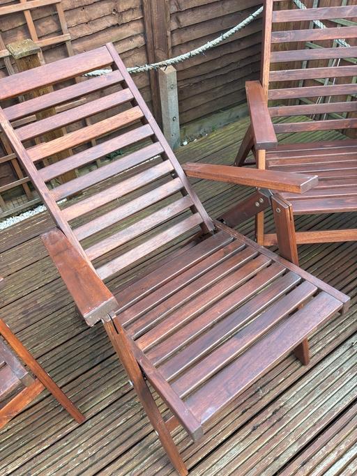  — Garden patio chairs and cushions