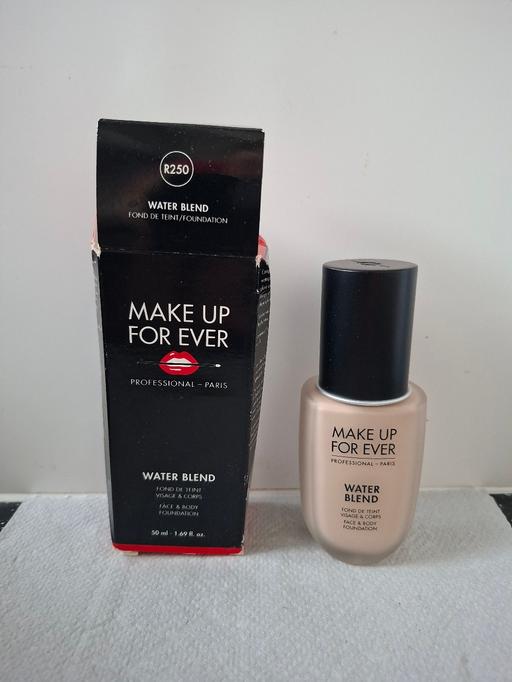  — MAKE UP FOR EVER Waterblend foundation