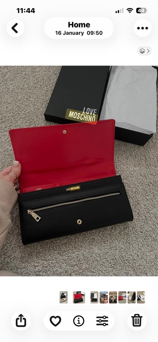  — Moschino purse/clutch