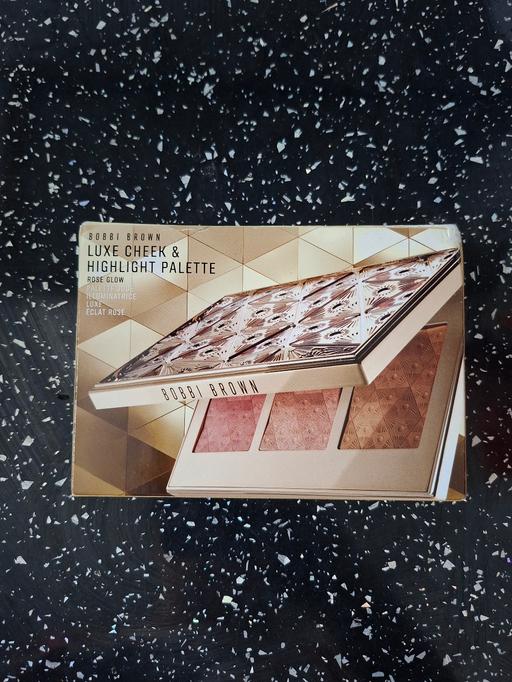  — BOBBI BROWN Rose Glow face palette