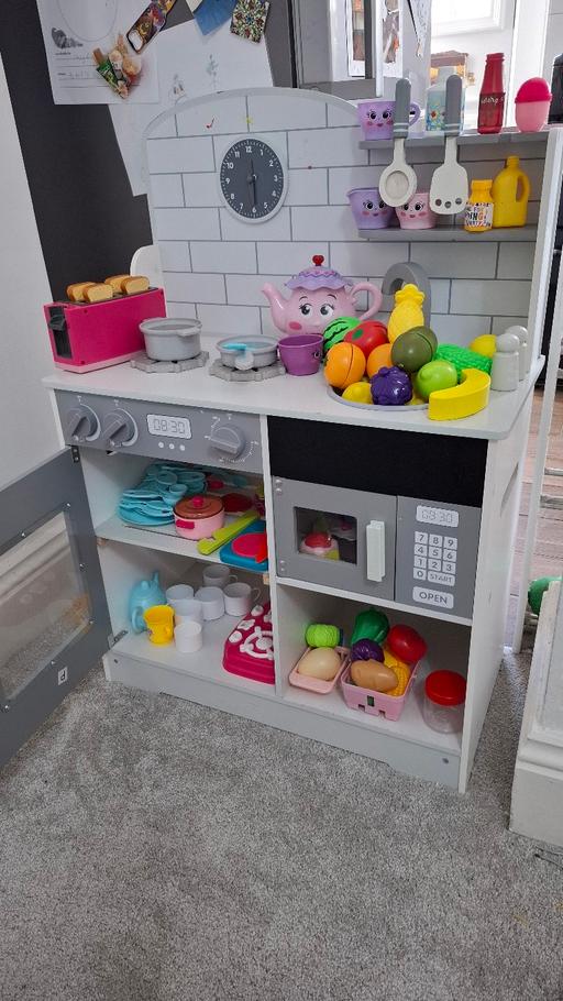 — Toy Kitchen