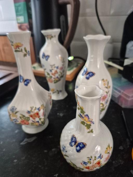  — 4 x Pieces Cottage Garden Aynsley Vases