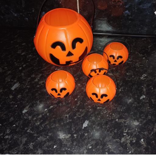  — pumpkin tubs. new